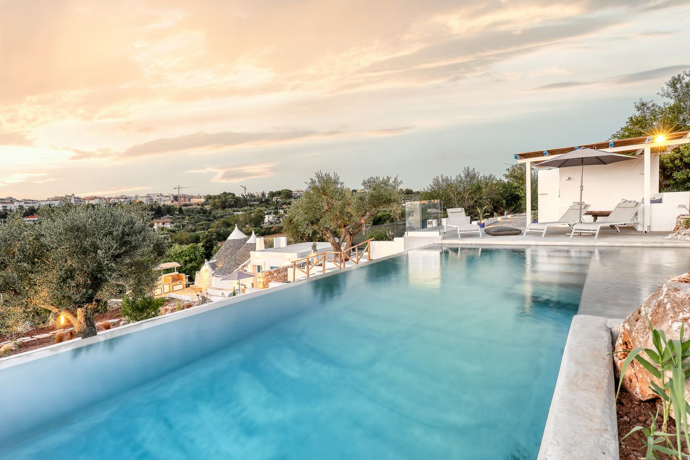 Trulli Terra Magica-Italy-PUTIGNANO-General view-3