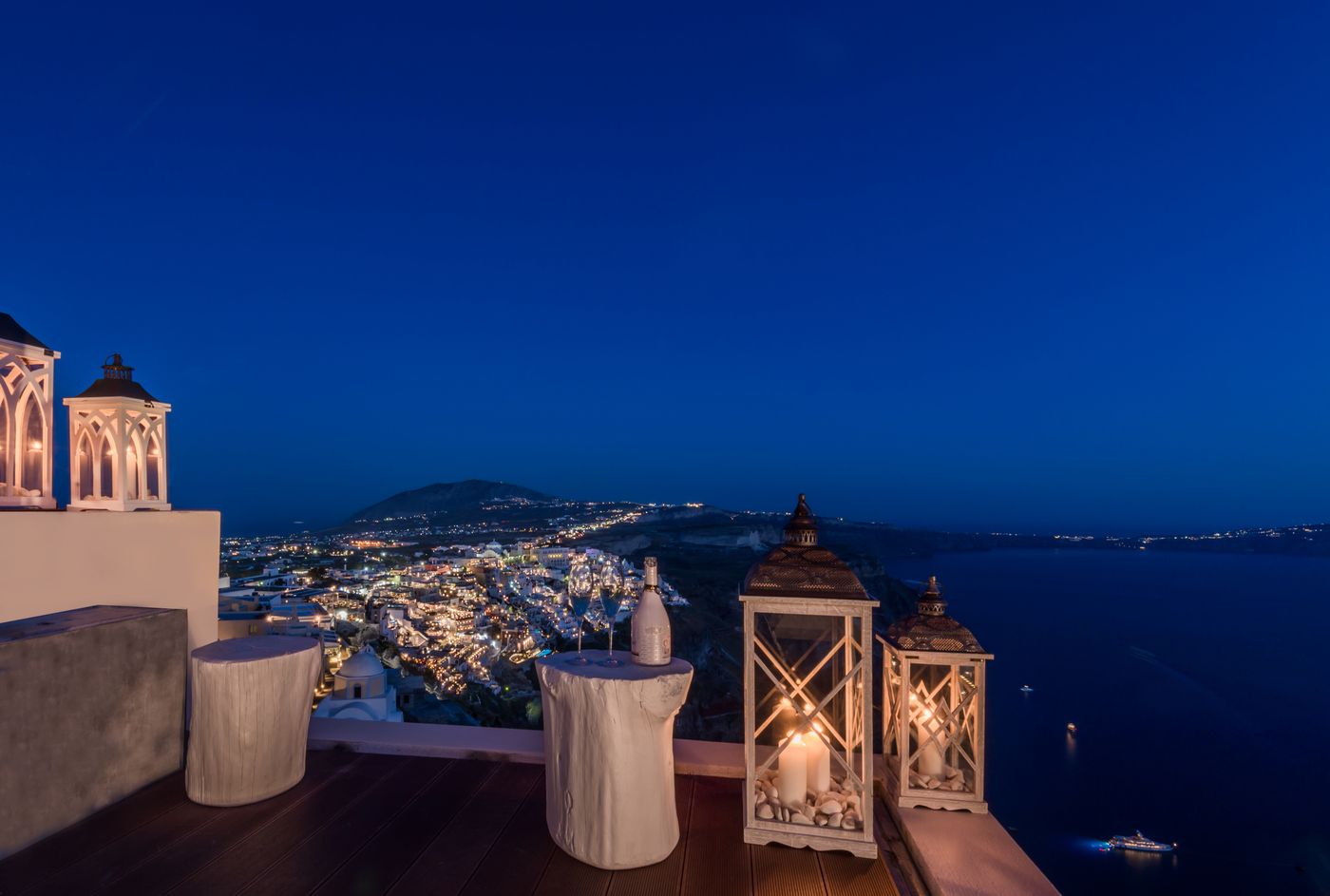 Mythical-Blue-Luxury-Suites-Room-79