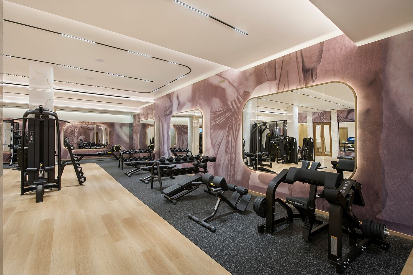 Adams-Beach-Hotel-Sports-and-Entertainment-86