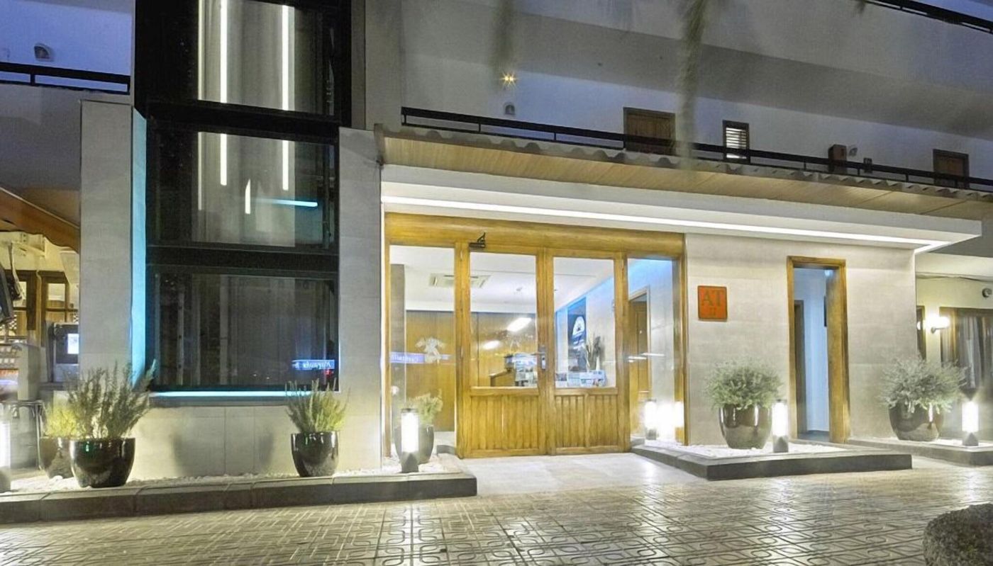 Bahia-de-San-Antonio-General-view-43