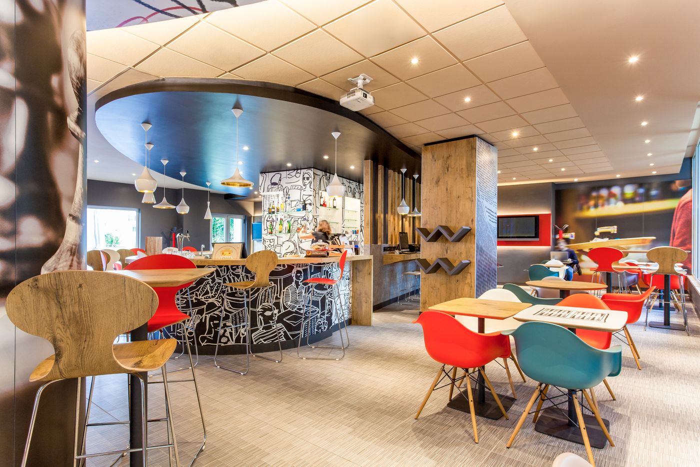 Ibis-Lisboa-Jose-Malhoa-Bar-15