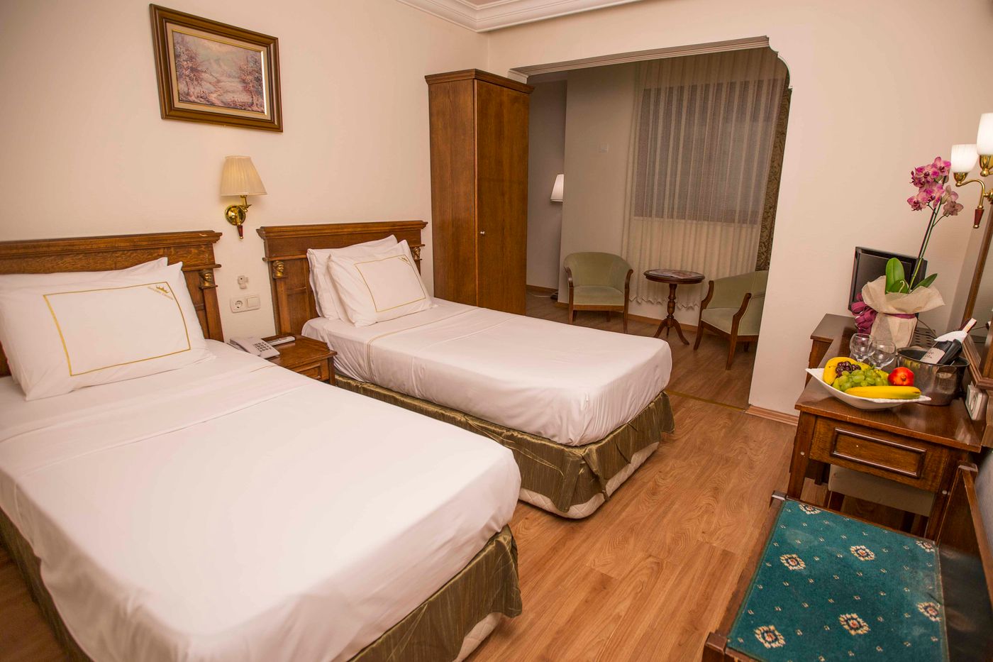 Golden-Crown-Room-29