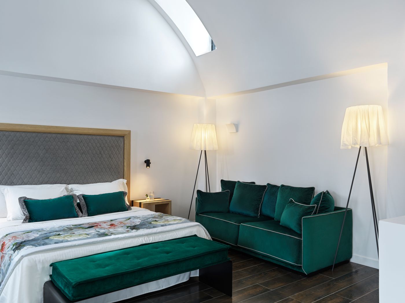 Katikies-Garden-Santorini---The-Leading-Hotels-Room-18