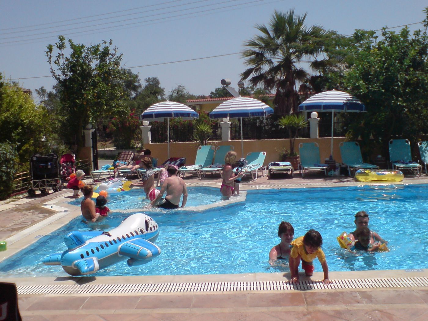 Makis-Apartments-Pool-20