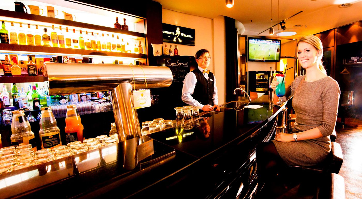 Dorint-an-der-Messe-Koeln-Bar-23