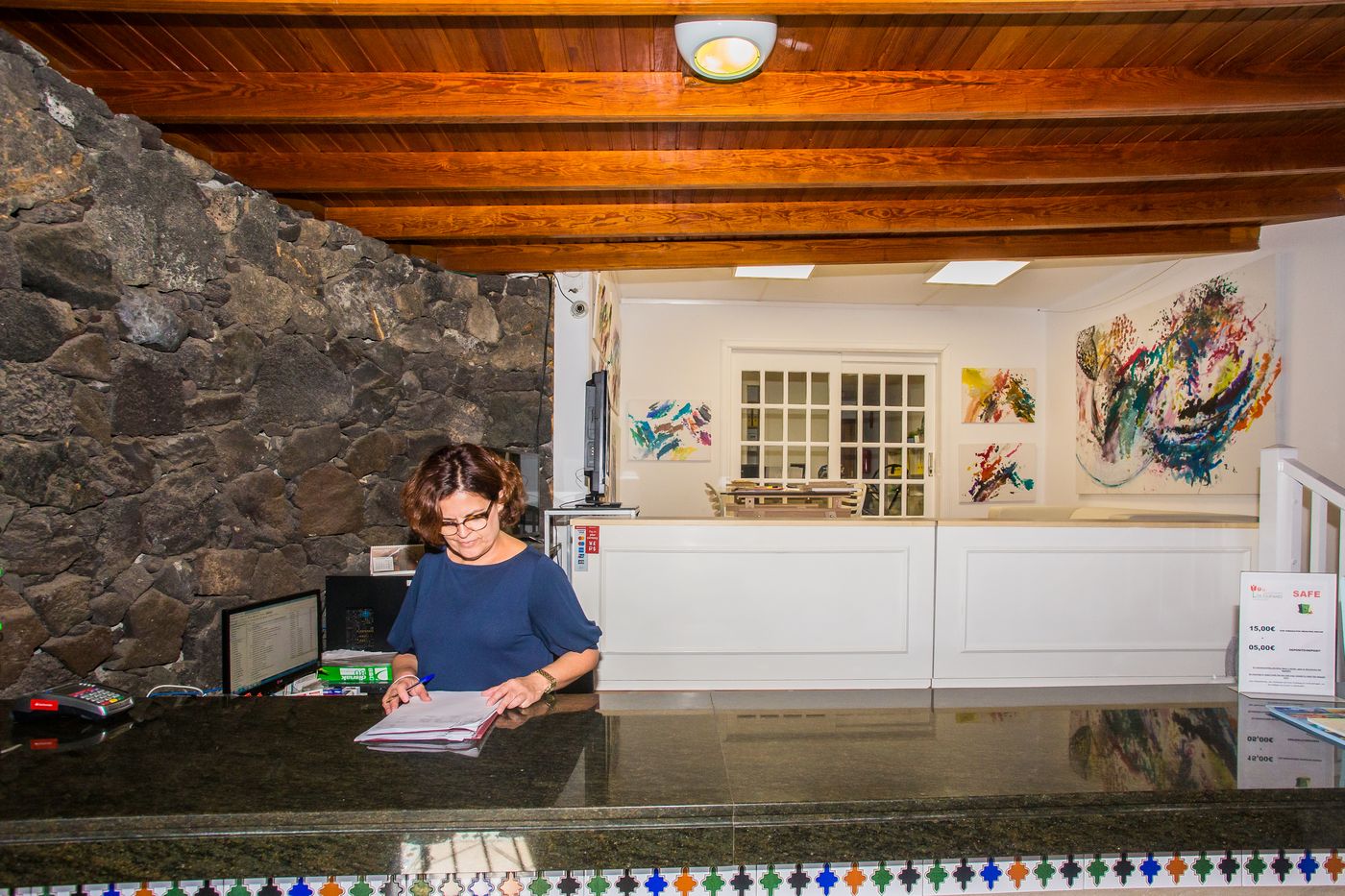 Los-Tulipanes-Lobby-40