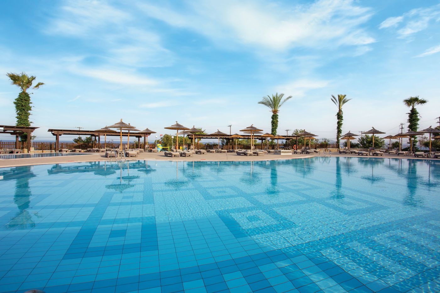 Grand-Blue-Beach-Hotel-Pool-2