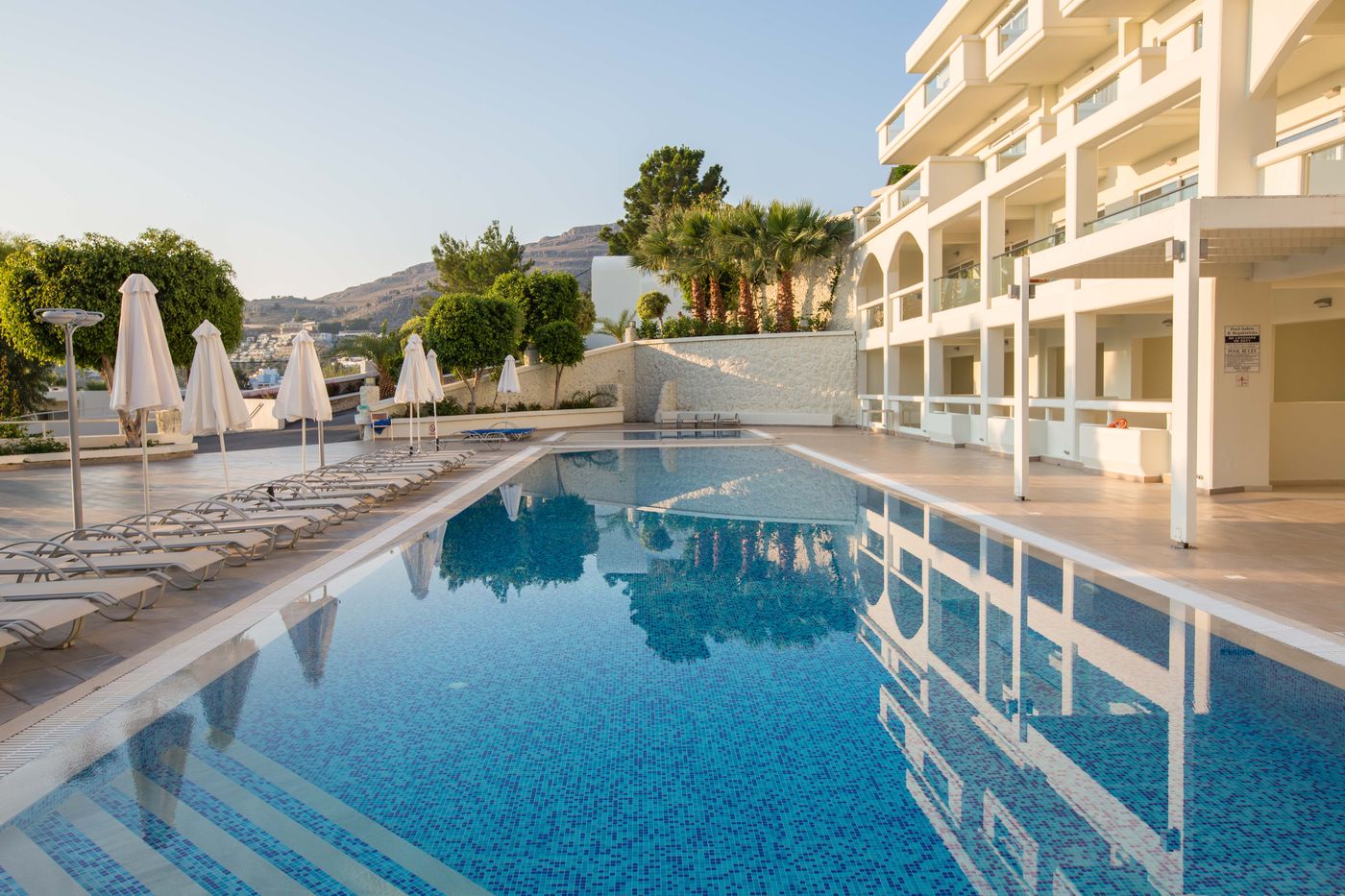 Lindos-White-Hotel---Suites-Pool-1