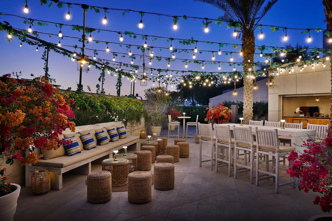 Sheraton-Dubai-Creek-Hotel-and-Towers-Restaurant-21