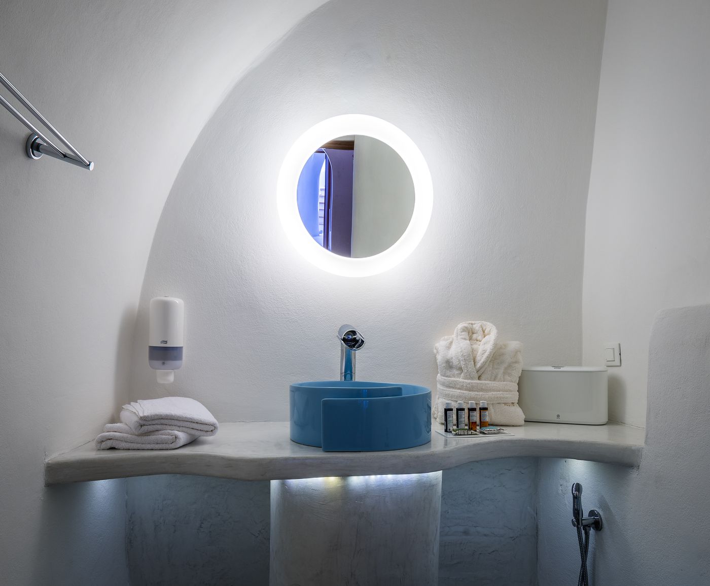 Elite-Luxury-Suites-Room-41