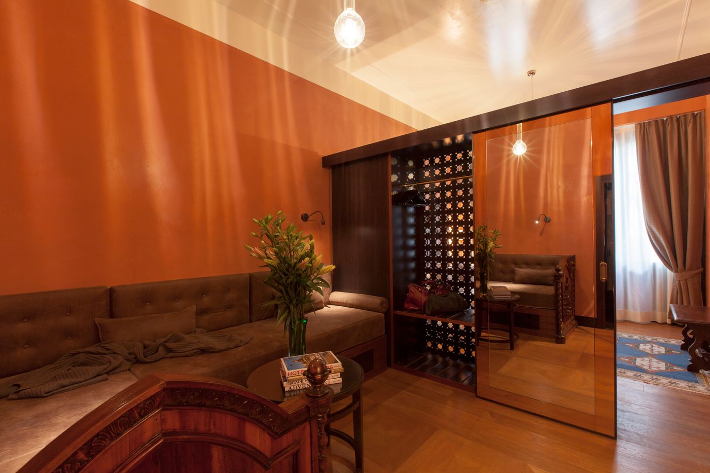 Saturnia---International-Room-6