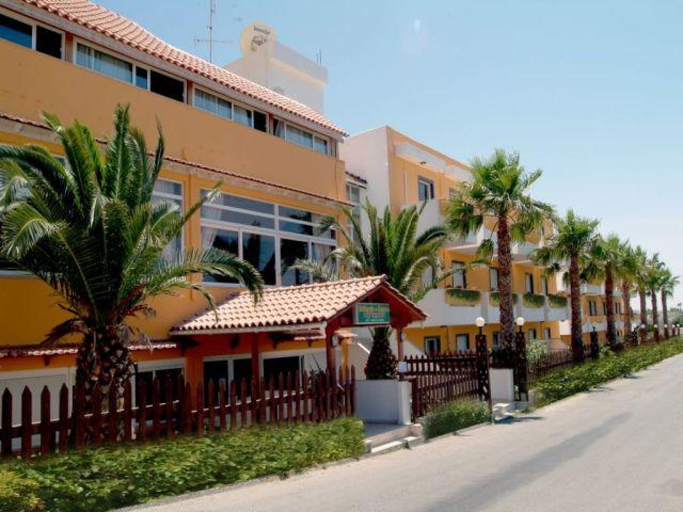 Sunny Days Apartments