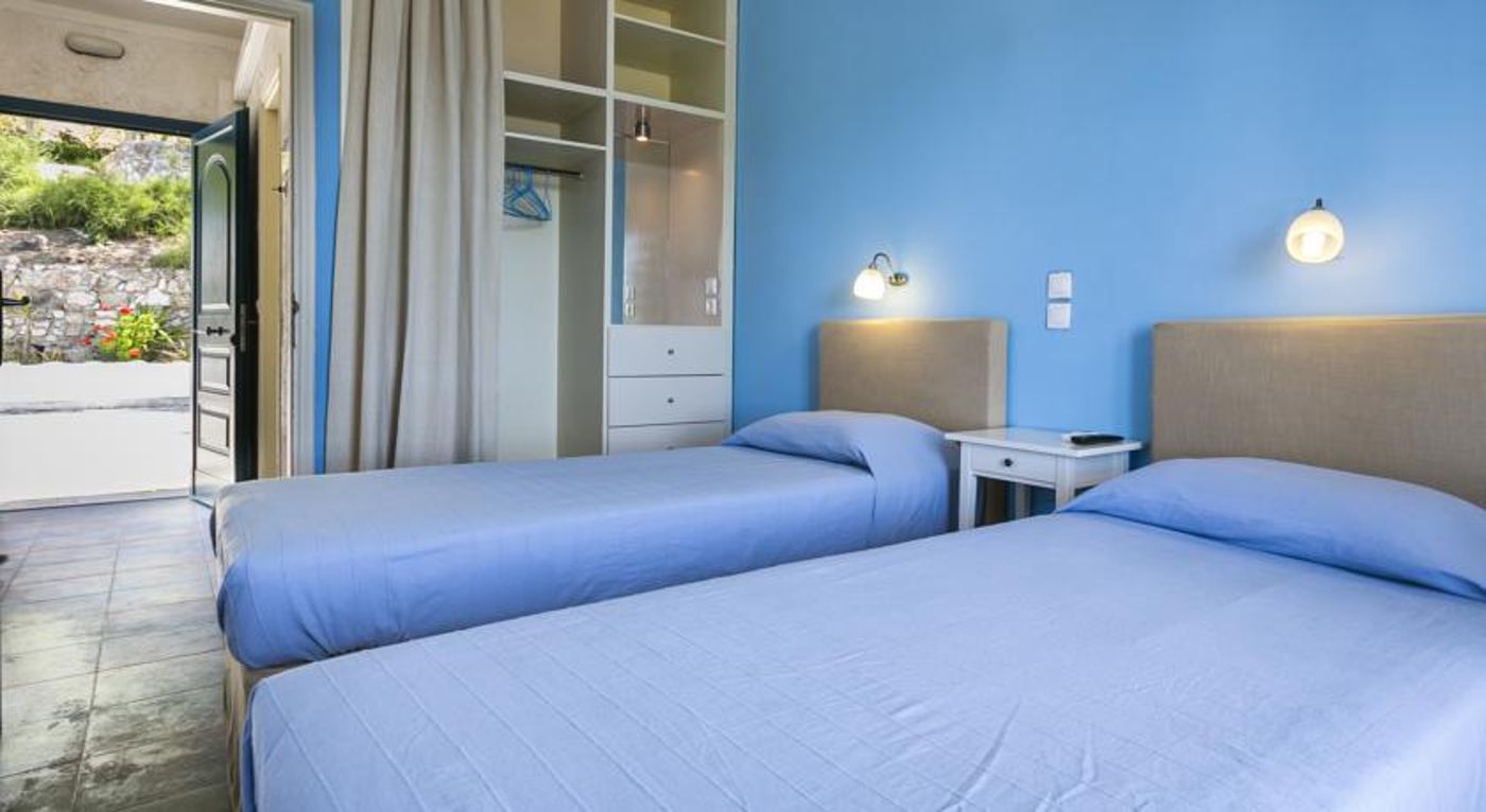 Metaxatos Apartments