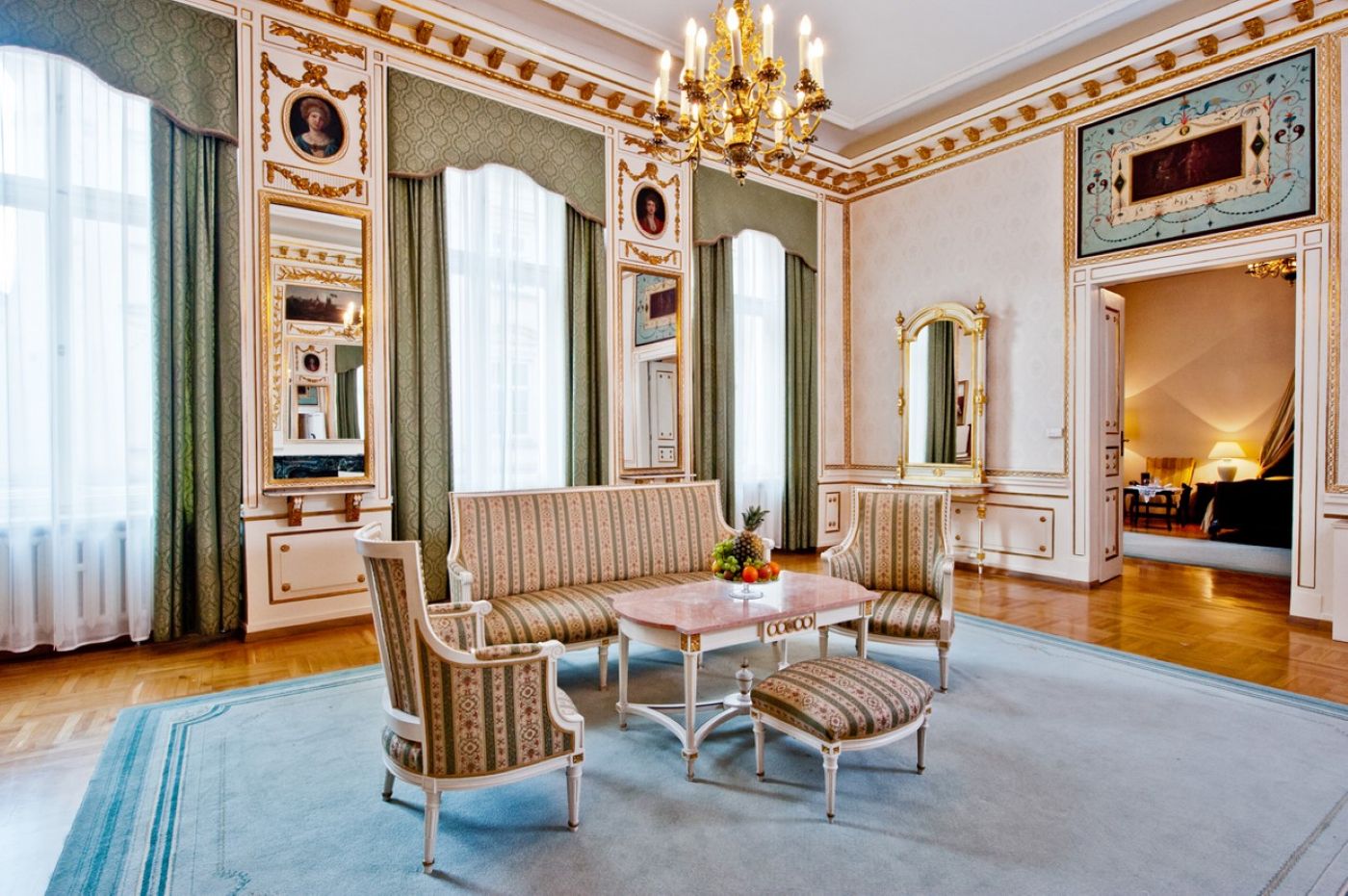 Grand-Krakow-Room-11