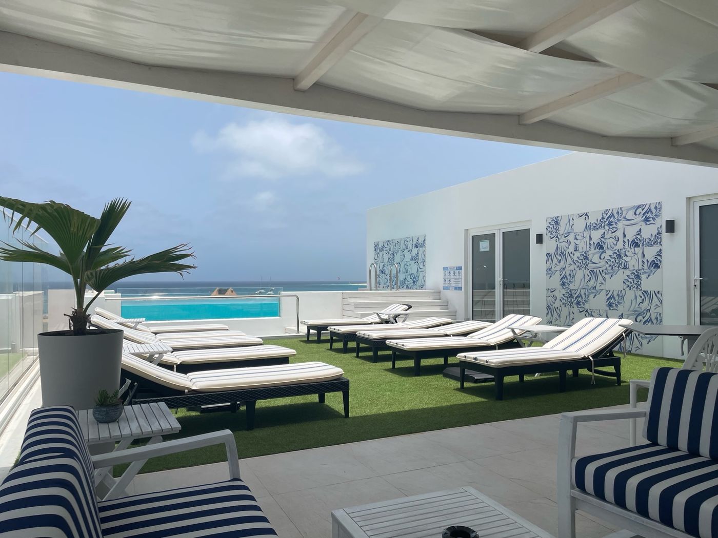 Design Suites Boutique Hotel