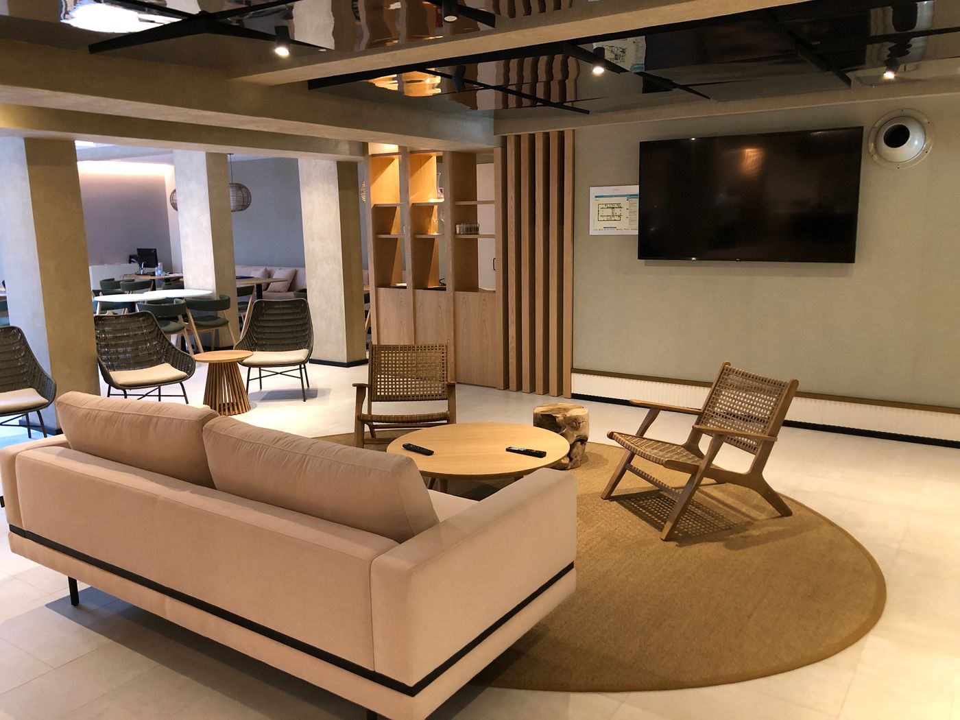 Omid-Saldanha-Hotel-Restaurant-1