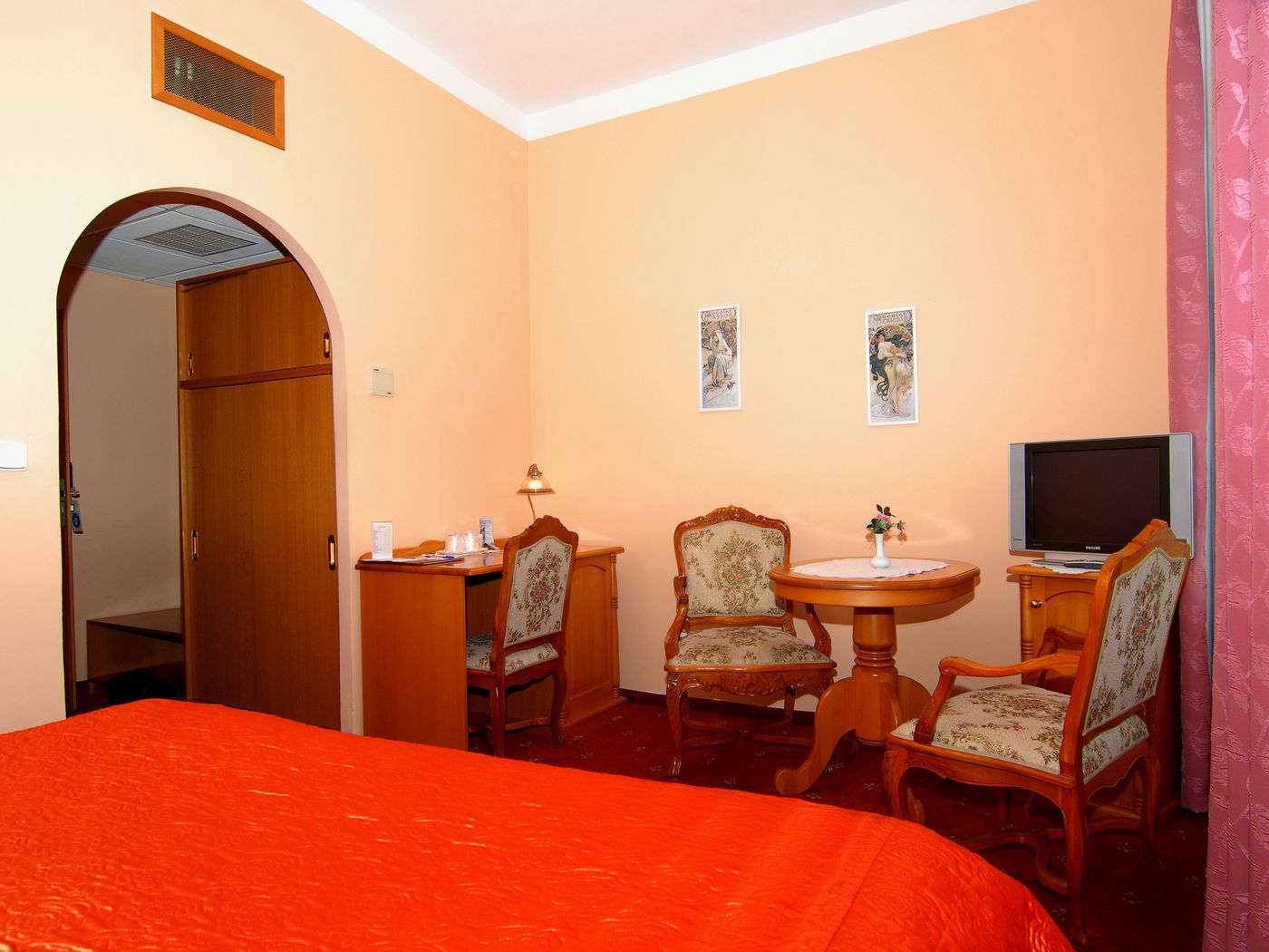 Hotel-Opera-Prague-Room-16