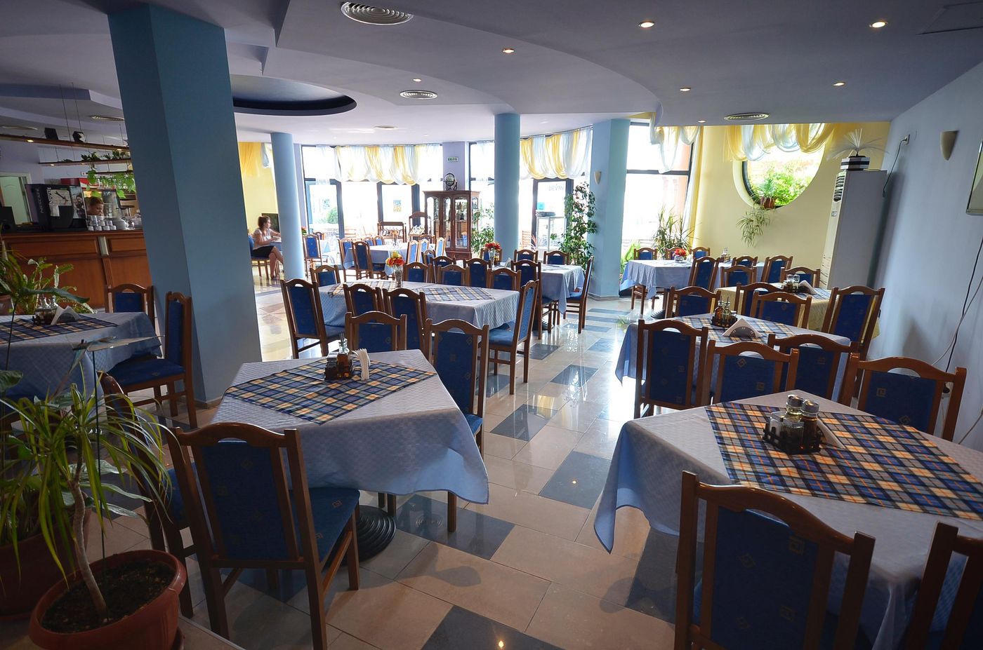 Evridika-Restaurant-37