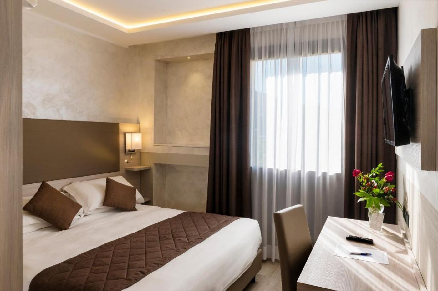 Plaza - Italy - TURIN - Room - 8