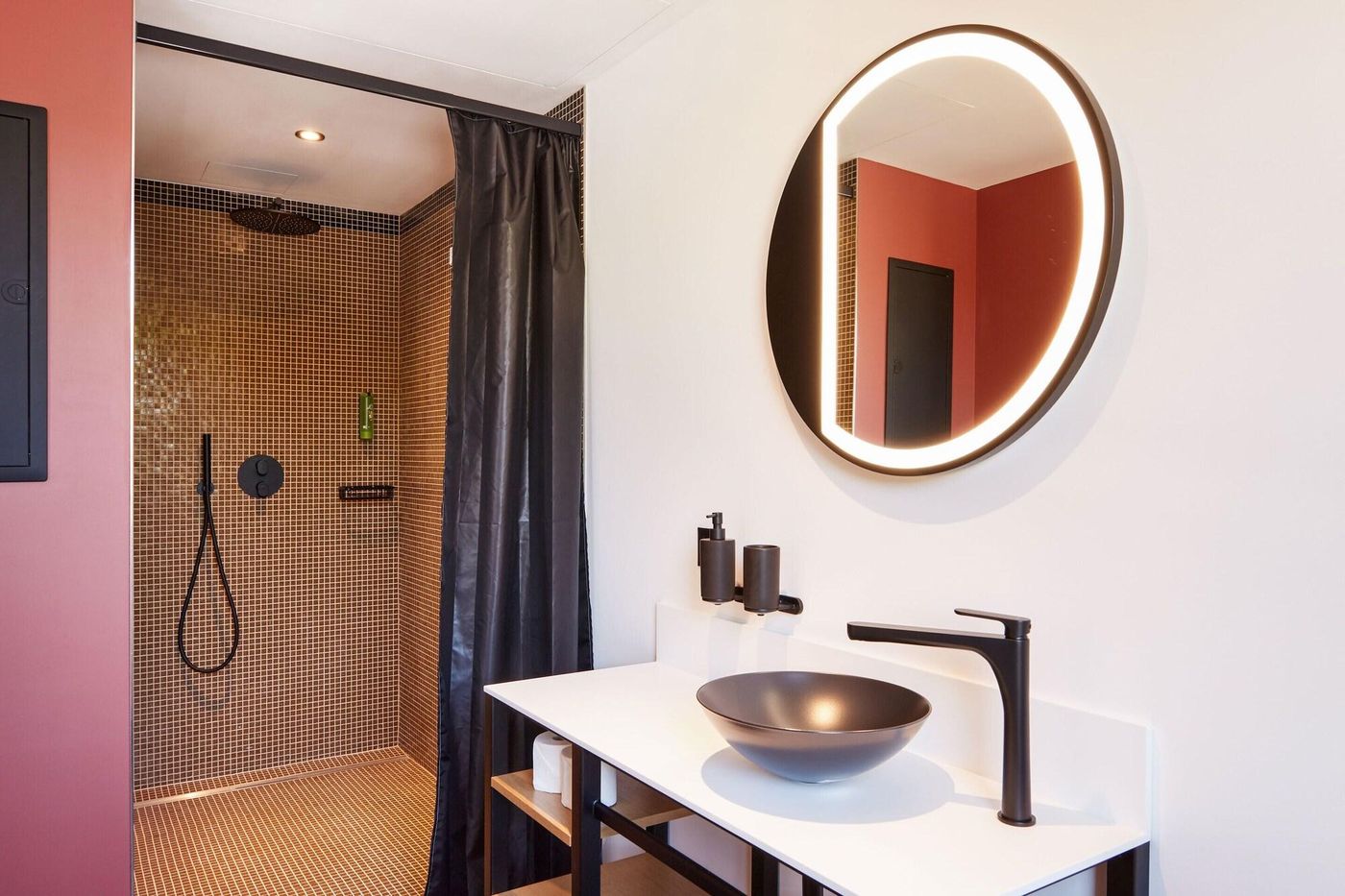 Tailormade Hotel Rigiblick Kuessnacht-Switzerland-Kuessnacht-Room-10