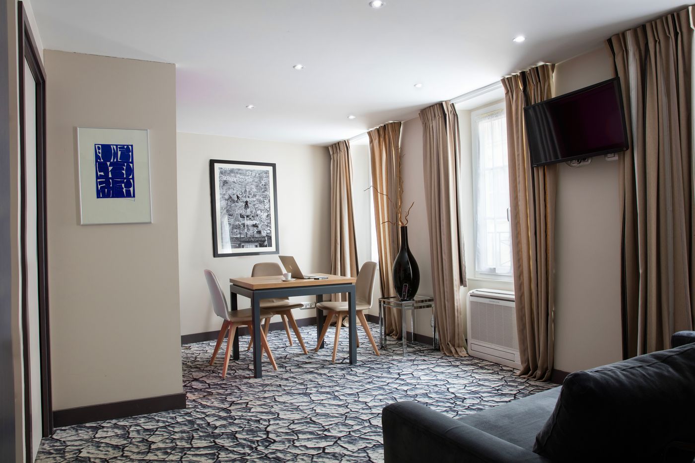 Serotel-Suites-Opera-Room-17