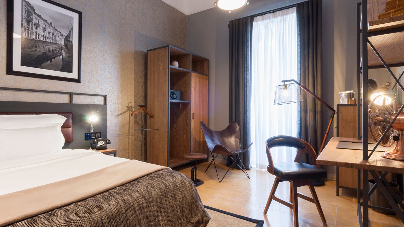 17 AX The Saint John - Deluxe Room 2.jpg