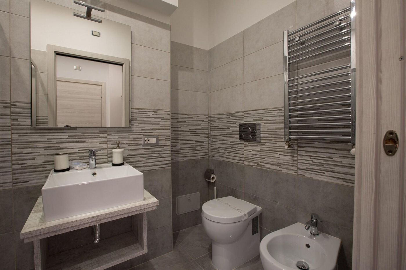 Vatican-City-Relais-Room-46