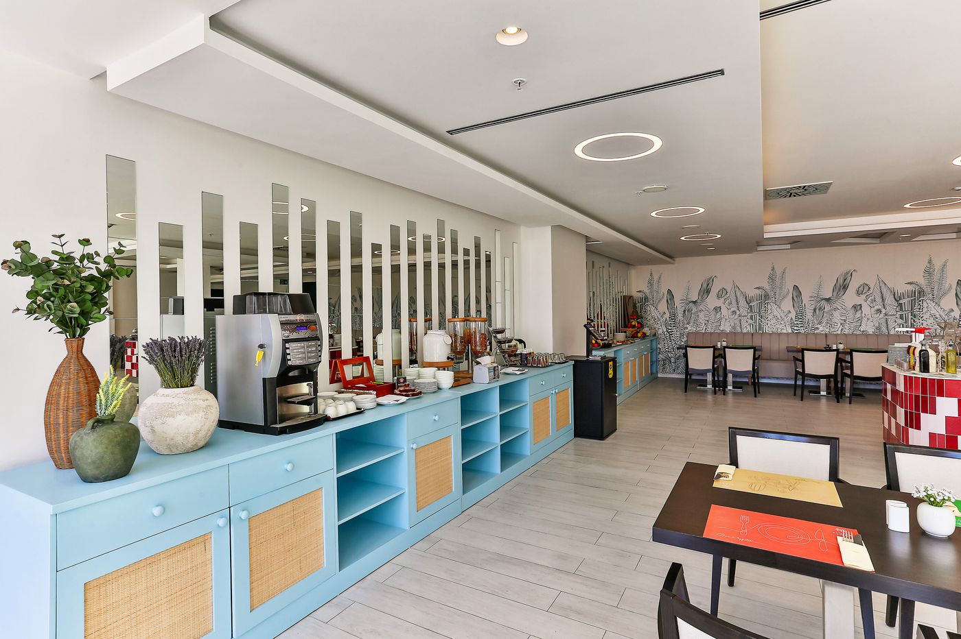 Hotel-Tq-Plaza-Restaurant-40