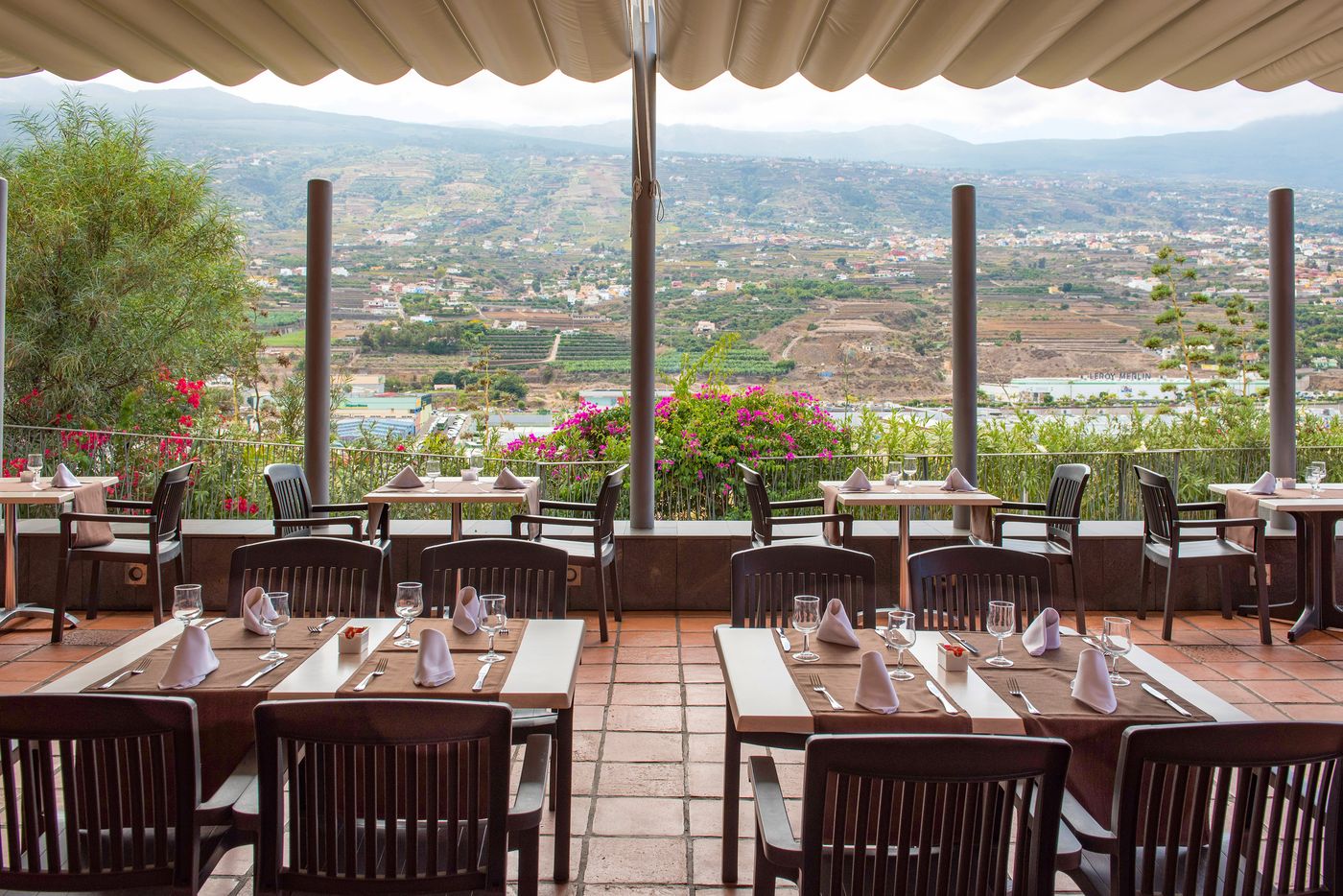 Hotel-Las-Aguilas-Tenerife-Affiliated-by-Melia-Restaurant-22