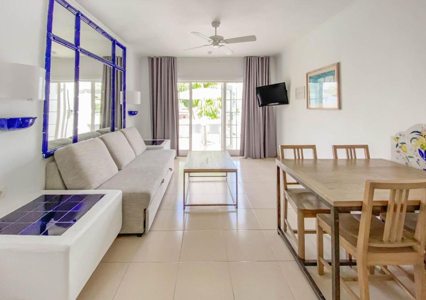 Parque-del-Sol-Room-20