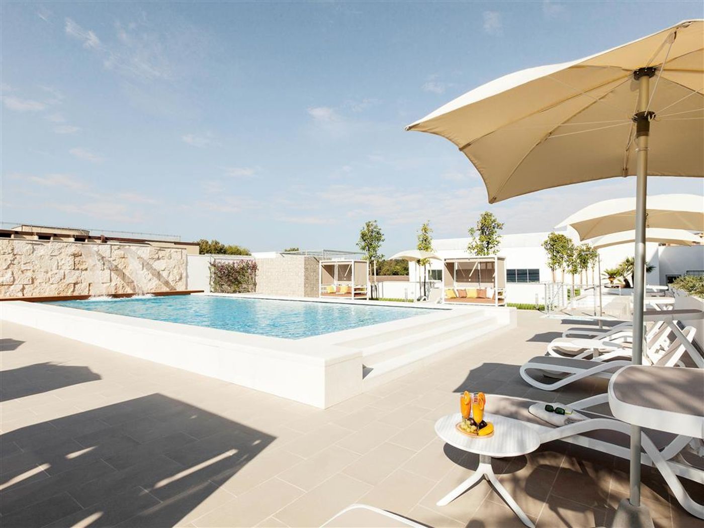 Aparthotel-Adagio-Rome-Vatican-Pool-45