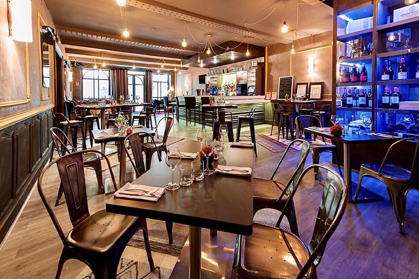 Saint Louis - France - AIGUES MORTES  - Restaurant - 1