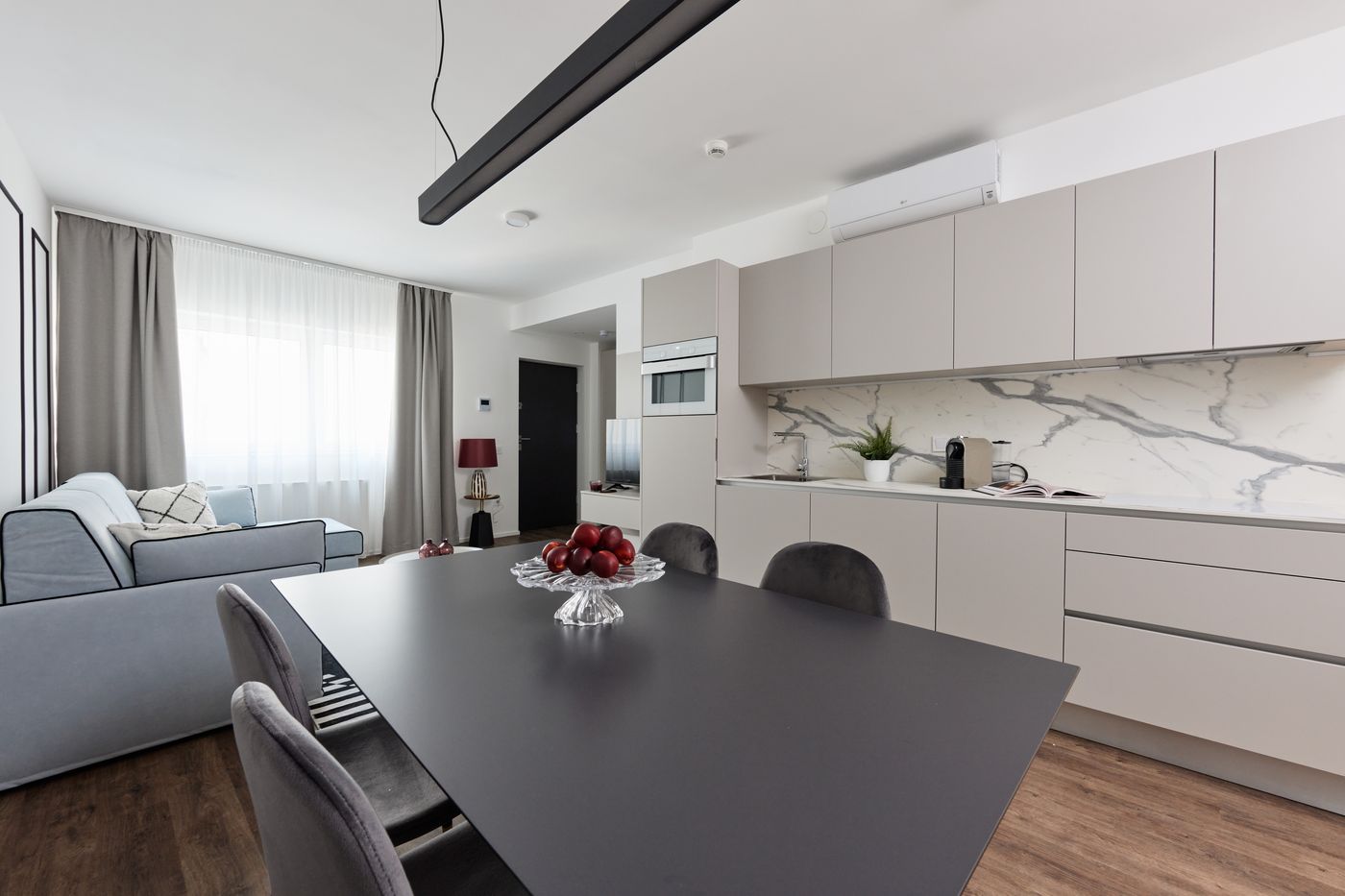 The-Amberlyn-Suite-Hotel-Room-33