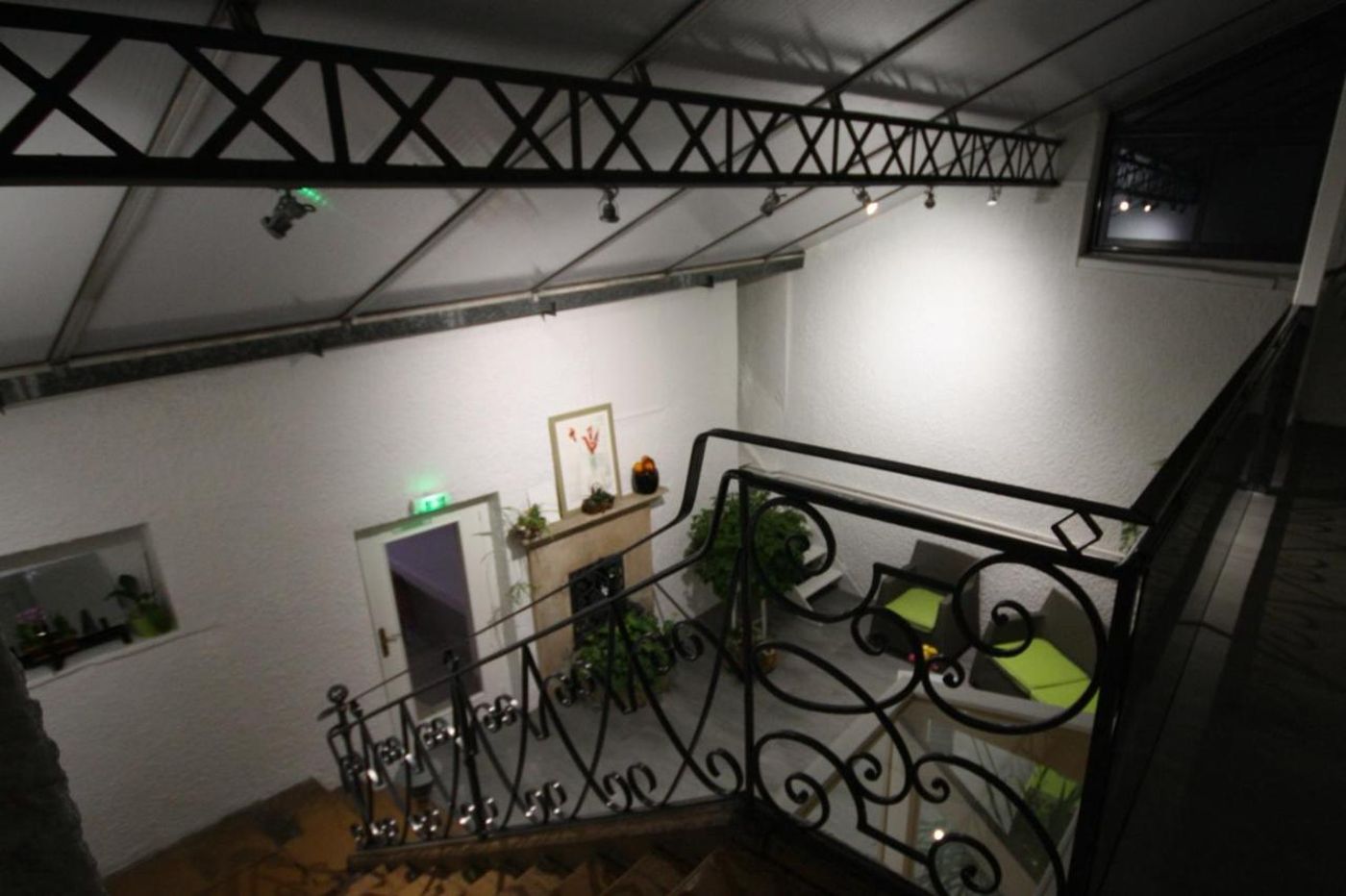 Logis Hotel L'Ange Couronne - France - BELLEVILLE - Lobby - 7