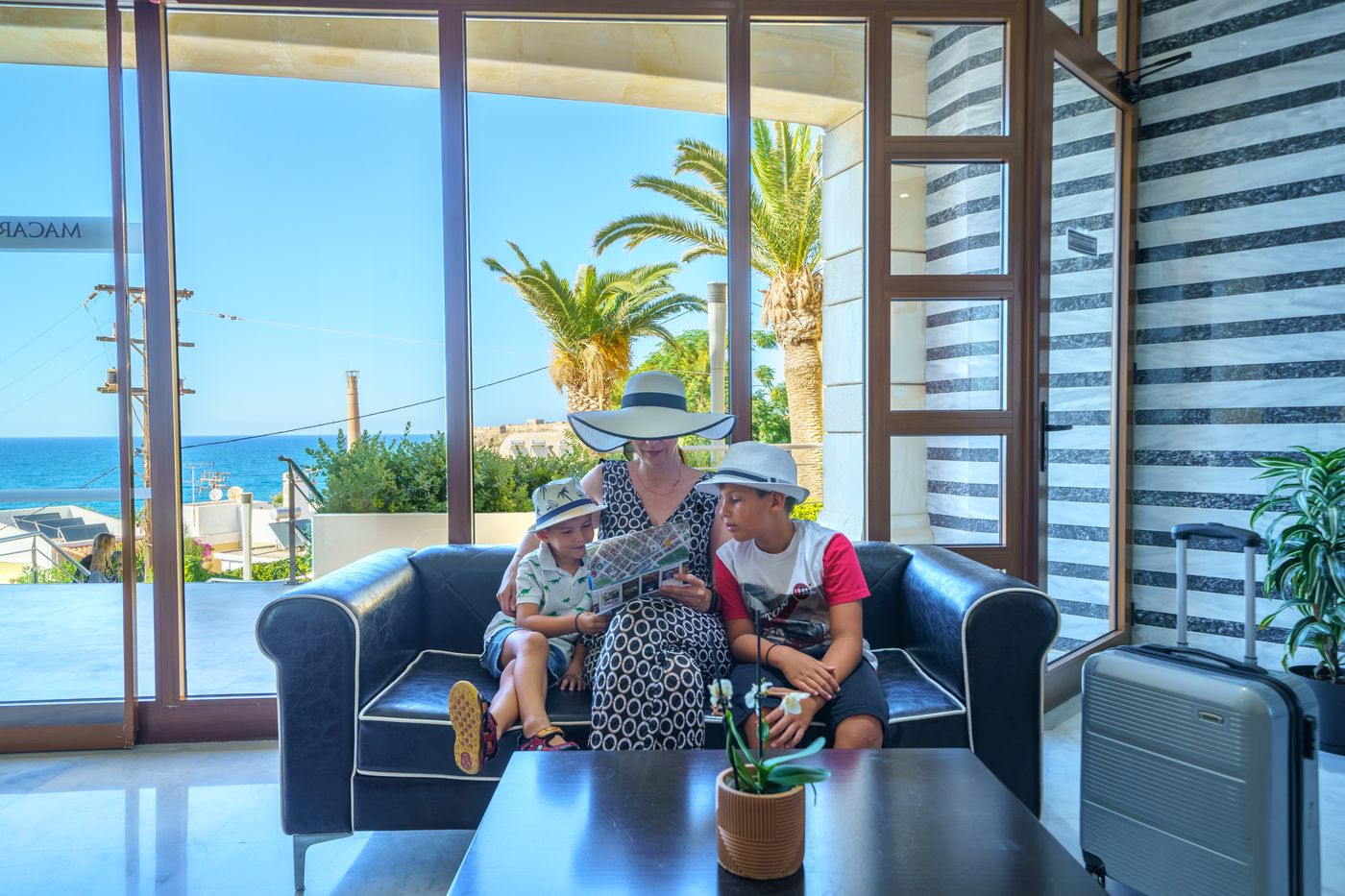 Macaris-Suites-and-Spa-Lobby-30