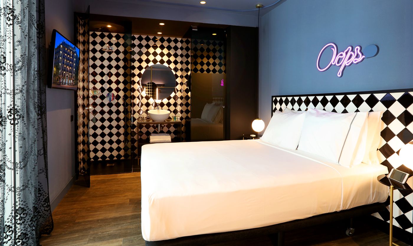 Axel-Hotel-Madrid---Adults-Only-Room-27