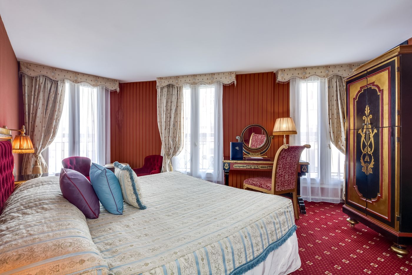 Villa-Opera-Drouot-Room-14