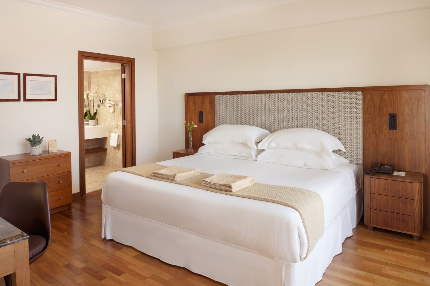 Grecian-Park-Hotel-Room-34