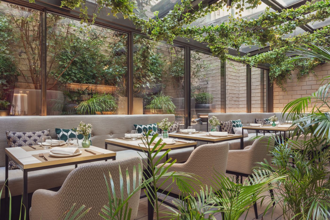 The-Pavilions-Madrid-Bar-2