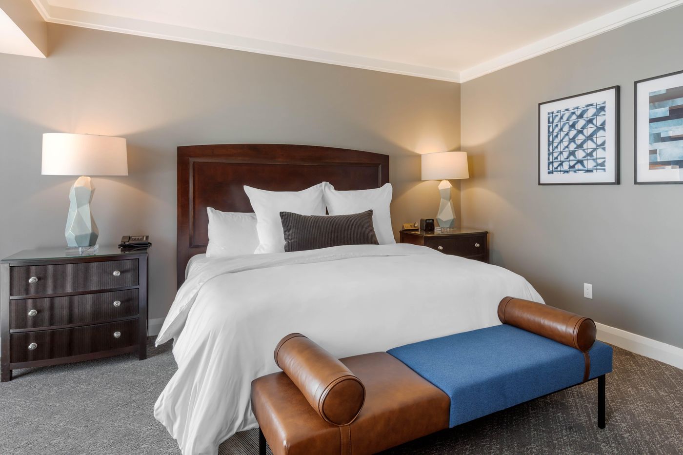 Omni-Los-Angeles-Hotel-at-California-Plaza-Room-9