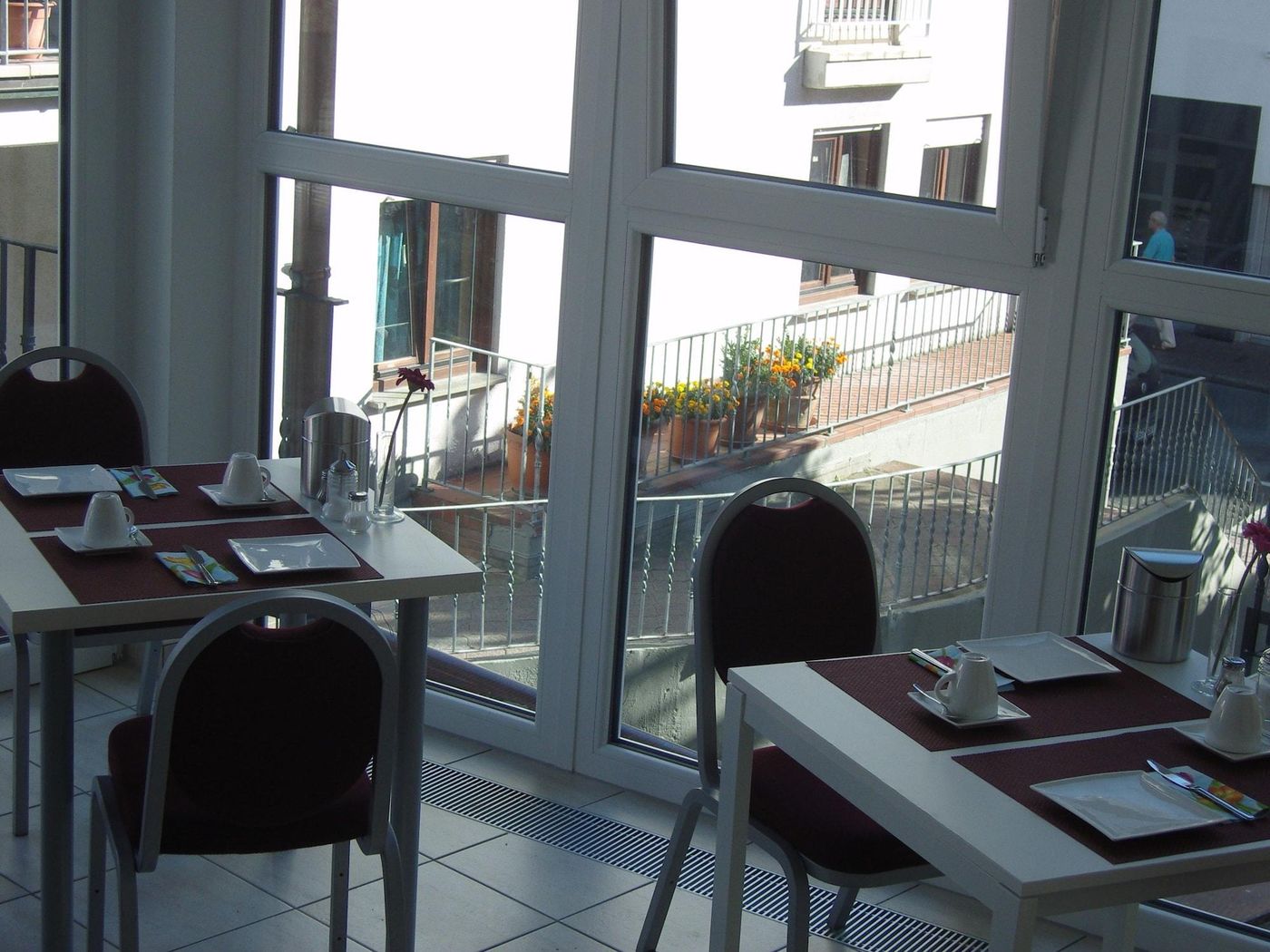 Hotel Zum Löwen - Germany - BAD HOMBURG V.D. HOEHE - Restaurant - 3