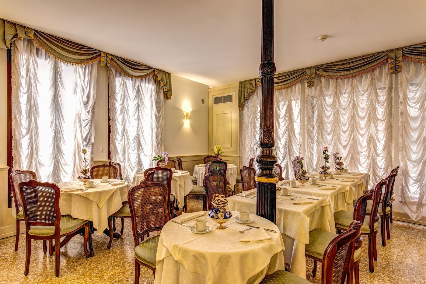 Bella-Venezia-Restaurant-52