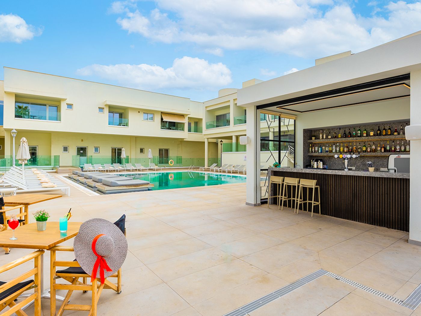 Melpoantio Luxury Suites