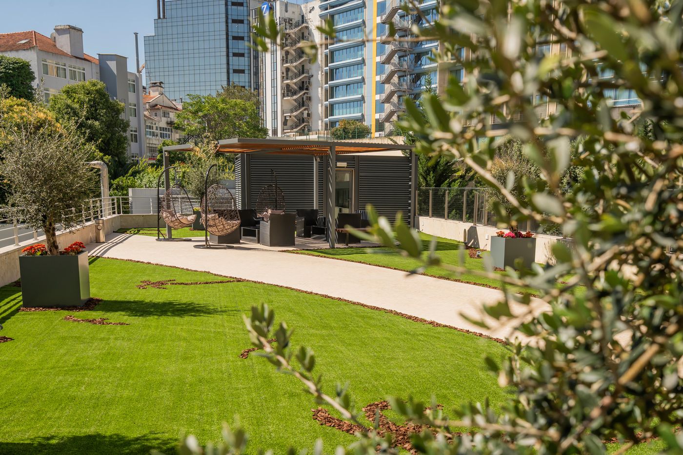 HF-Fenix-Garden-Terrace-1