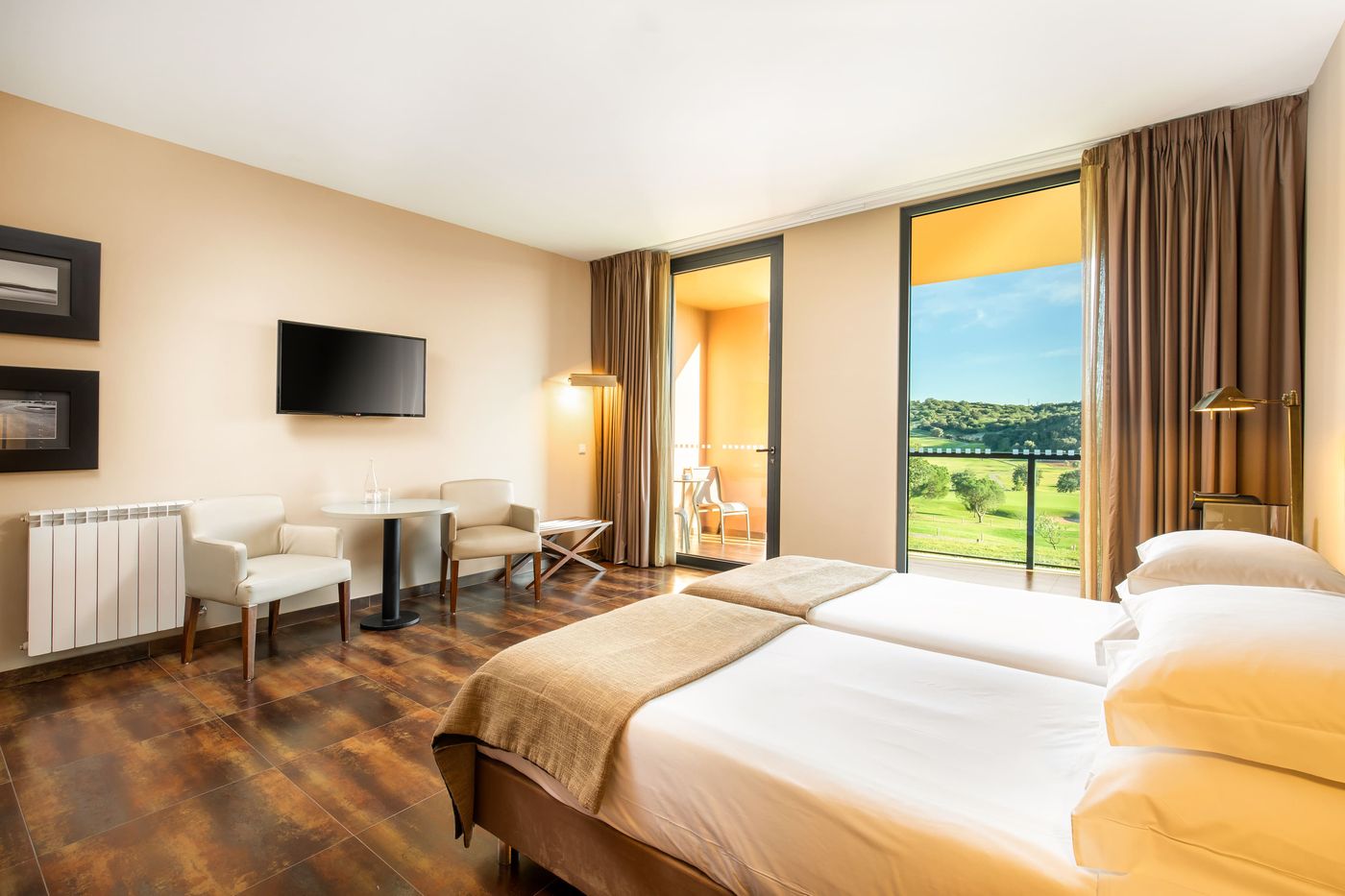 Morgado-Golf---Country-Club-Room-15