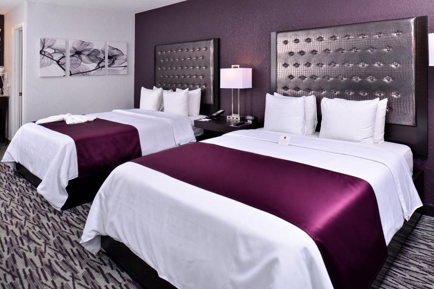 Clarion Inn and Suites Orlando Universal