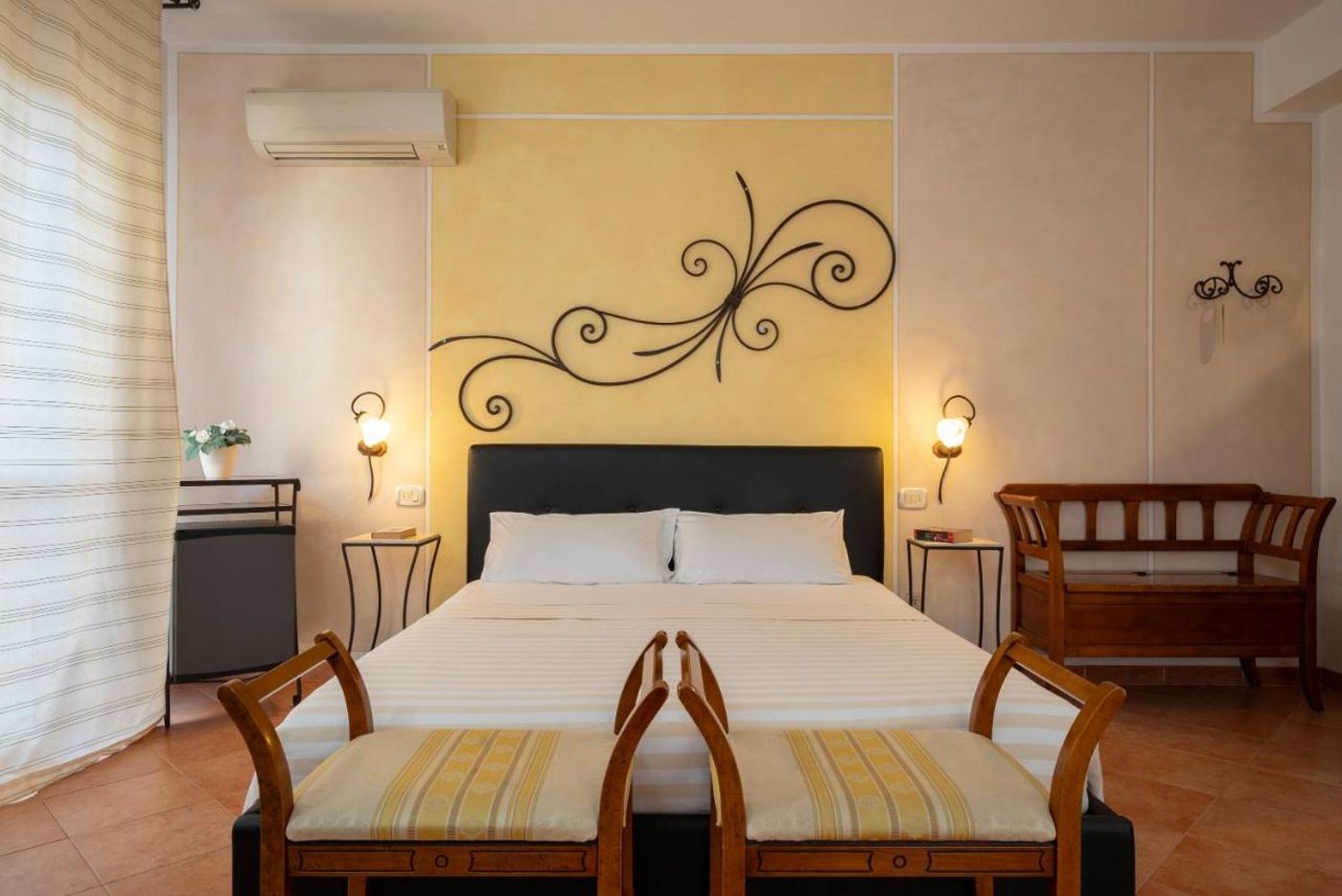 Lola-Piccolo-Hotel-Room-8