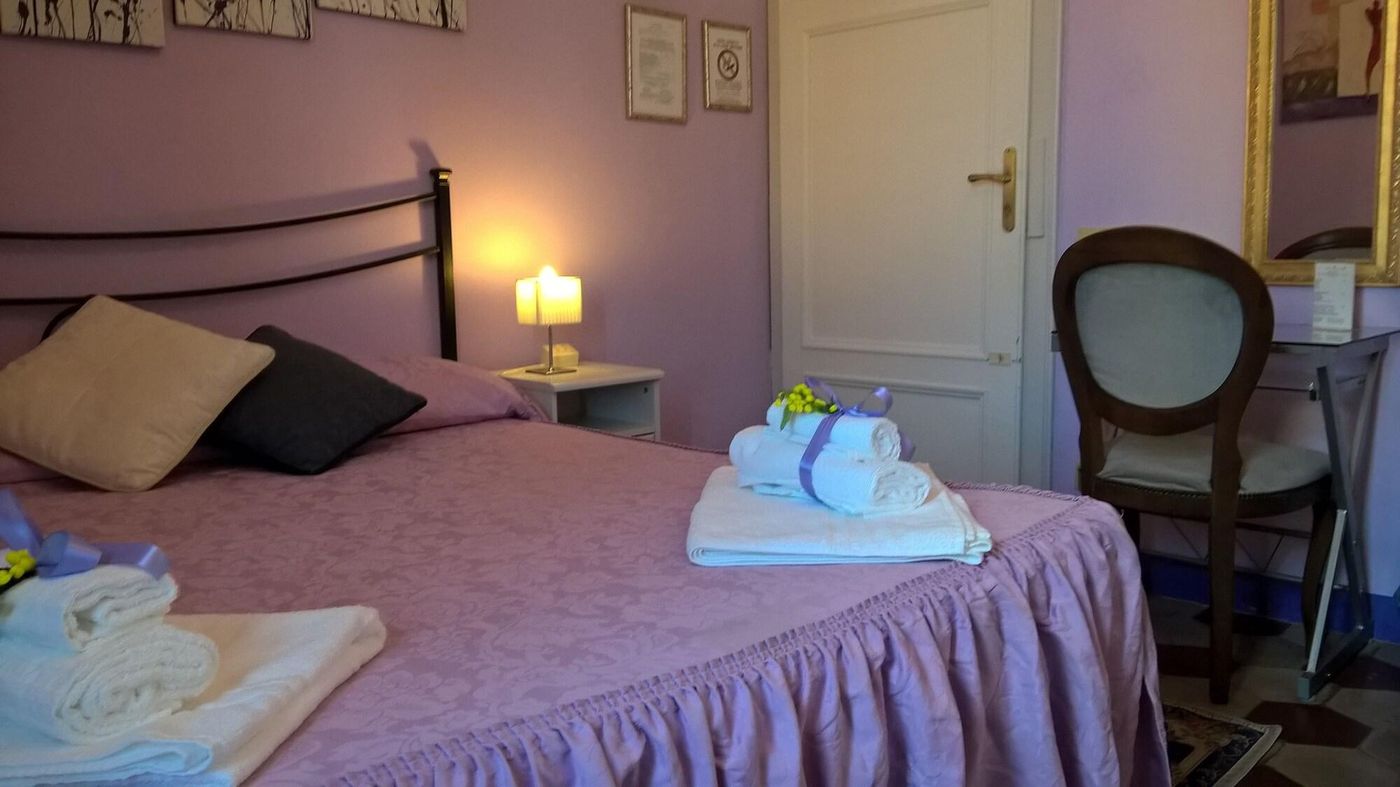 B---B-La-Mimosa-Room-20