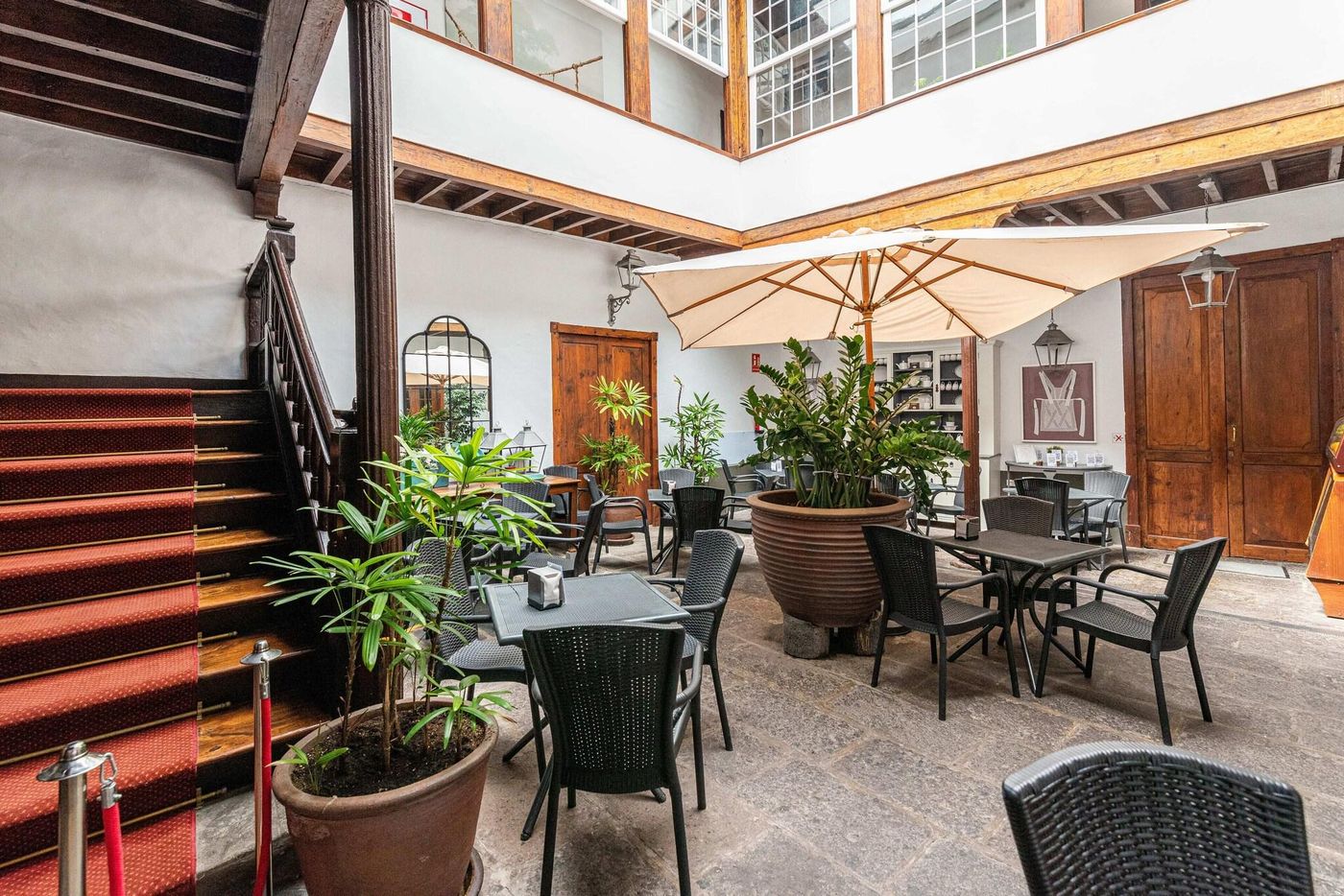 Isla-Baja-Suites-Lobby-25