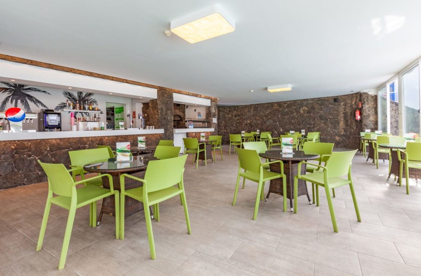 Ereza-Apartamentos-Los-Hibiscos-Bar-34